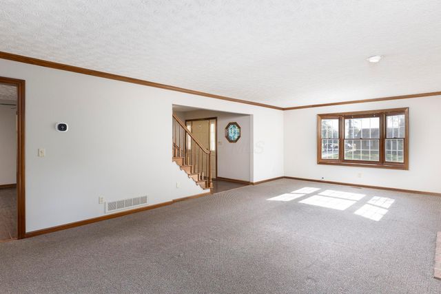 11388 Huntington Way NW, Pickerington, OH 43147