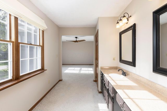 11388 Huntington Way NW, Pickerington, OH 43147