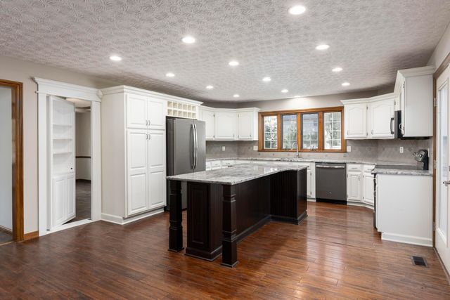 11388 Huntington Way NW, Pickerington, OH 43147