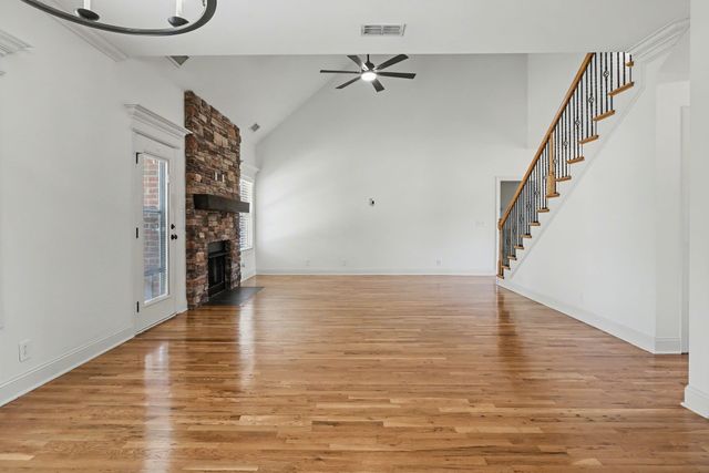 2530 Tellyman Ave, Murfreesboro, TN 37130