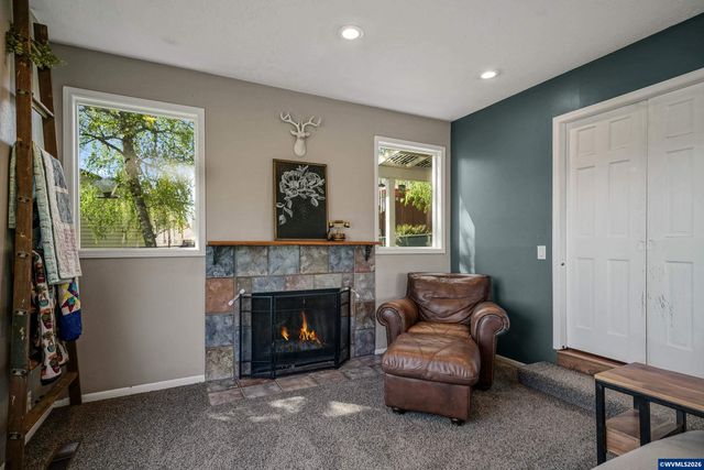 390 Kevin Ct S, Salem, OR 97306