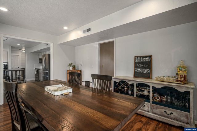 390 Kevin Ct S, Salem, OR 97306