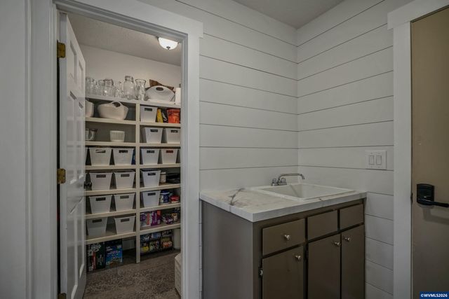 390 Kevin Ct S, Salem, OR 97306