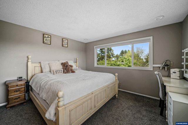 390 Kevin Ct S, Salem, OR 97306