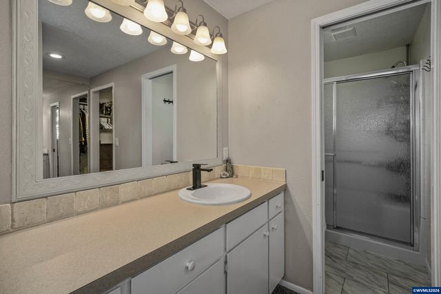 390 Kevin Ct S, Salem, OR 97306