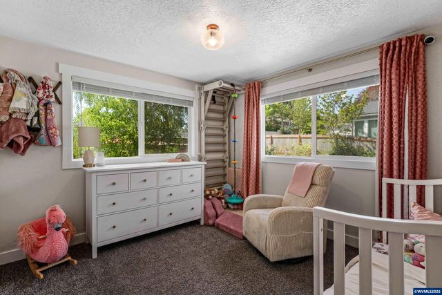 390 Kevin Ct S, Salem, OR 97306