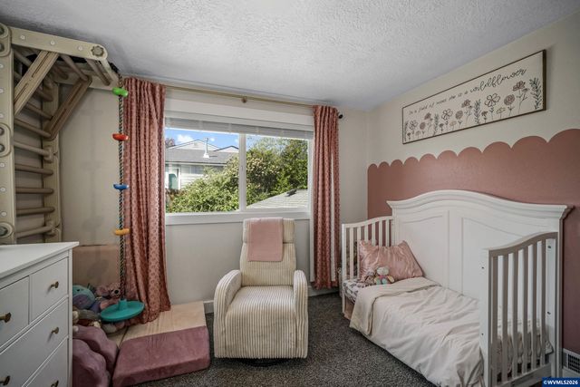 390 Kevin Ct S, Salem, OR 97306