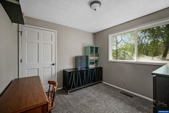 390 Kevin Ct S, Salem, OR 97306