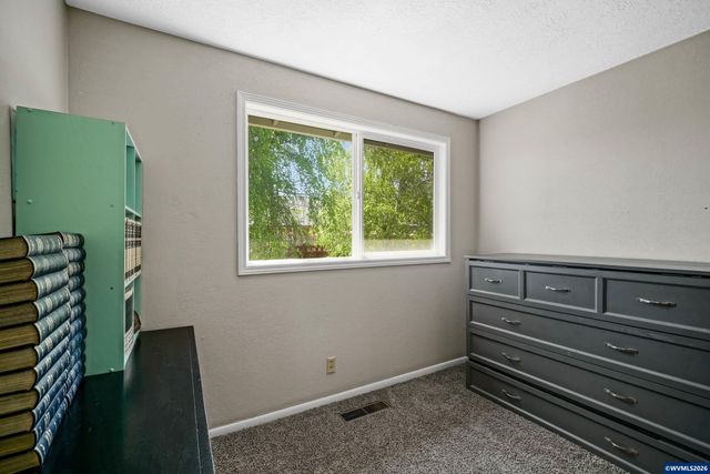 390 Kevin Ct S, Salem, OR 97306