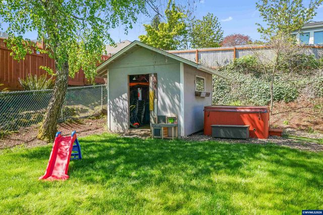 390 Kevin Ct S, Salem, OR 97306