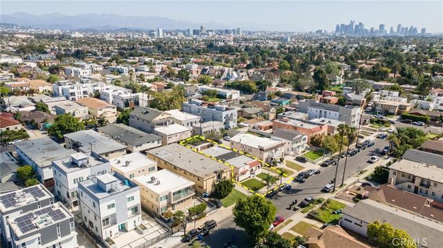 4533 Saturn, Los Angeles, CA 90019