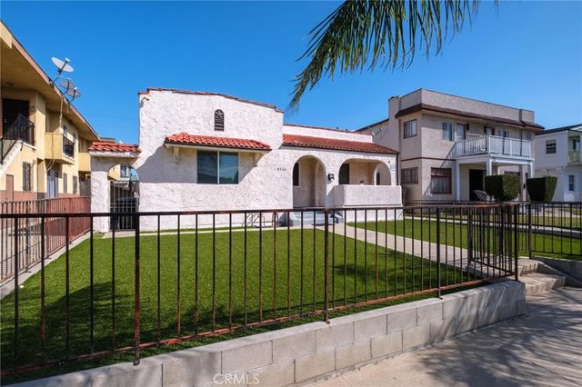 4533 Saturn, Los Angeles, CA 90019