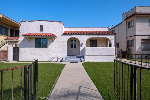 4533 Saturn, Los Angeles, CA 90019