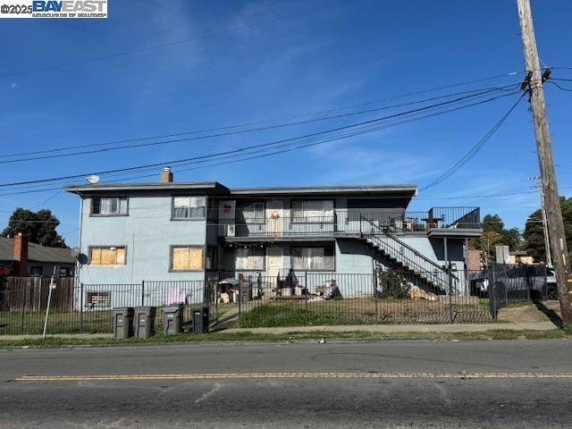 2805 106th Ave, Oakland, CA 94605
