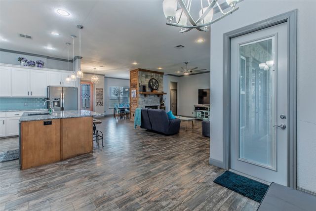 308 Wildflower, Mcgregor, TX 76657