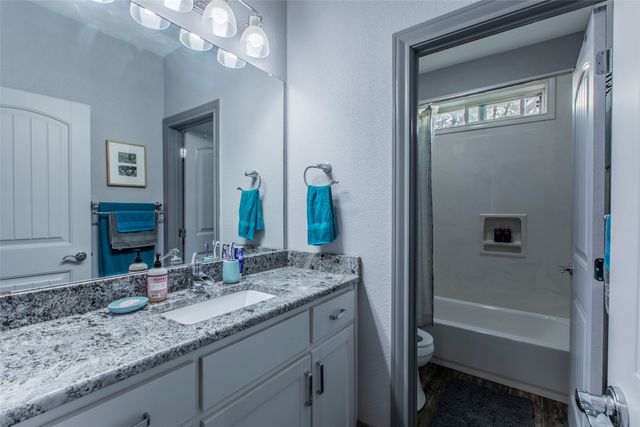 308 Wildflower, Mcgregor, TX 76657