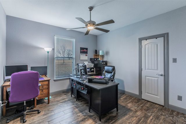 308 Wildflower, Mcgregor, TX 76657