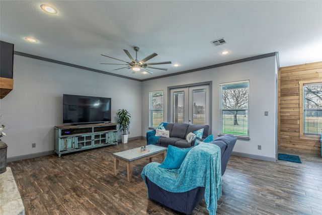 308 Wildflower, Mcgregor, TX 76657