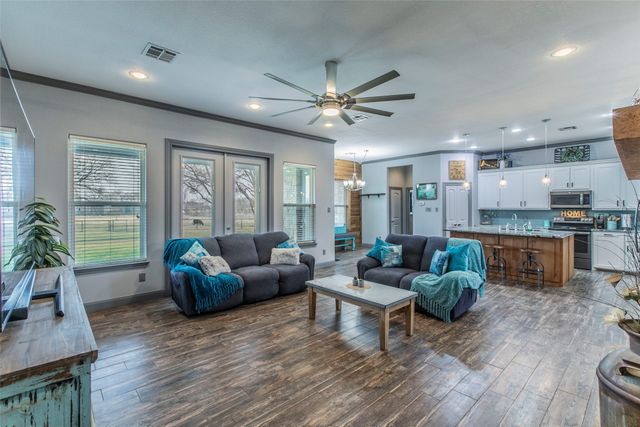 308 Wildflower, Mcgregor, TX 76657