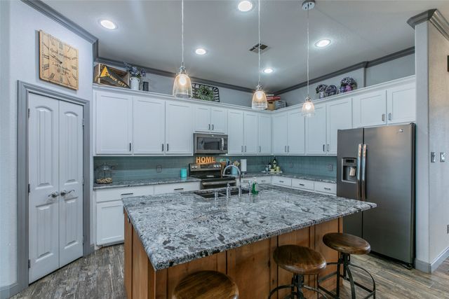 308 Wildflower, Mcgregor, TX 76657