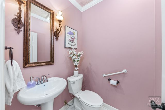 940 Burnham Court, Aurora, IL 60502