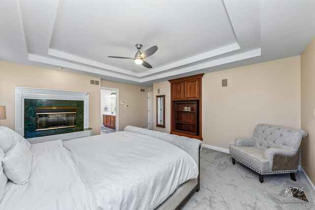 940 Burnham Court, Aurora, IL 60502