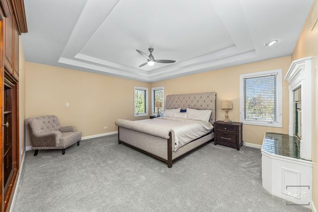 940 Burnham Court, Aurora, IL 60502