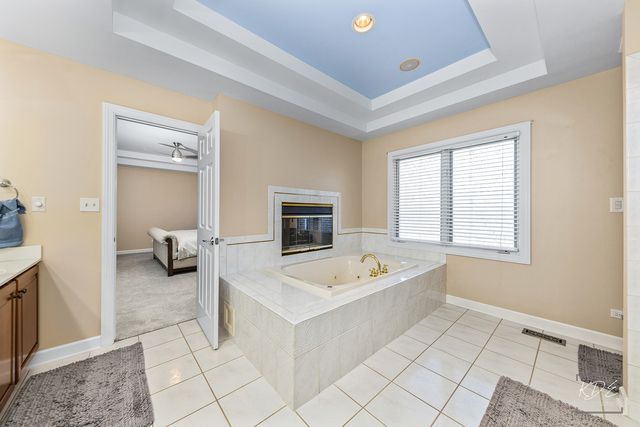 940 Burnham Court, Aurora, IL 60502