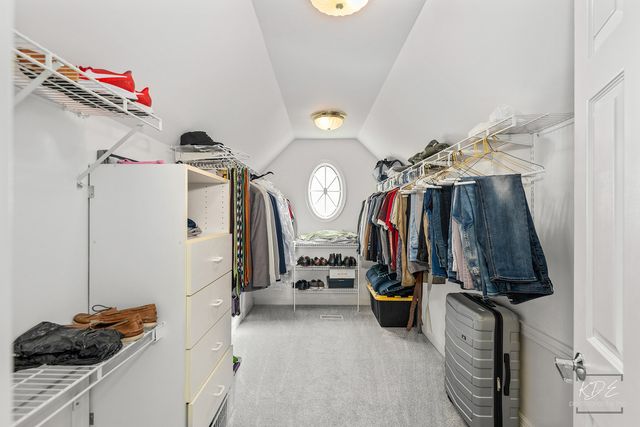 940 Burnham Court, Aurora, IL 60502