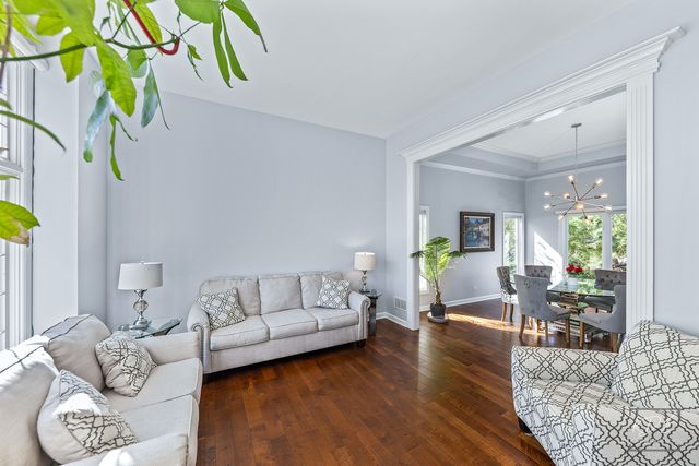 940 Burnham Court, Aurora, IL 60502