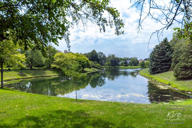 940 Burnham Court, Aurora, IL 60502