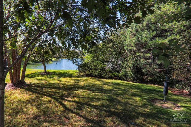 940 Burnham Court, Aurora, IL 60502