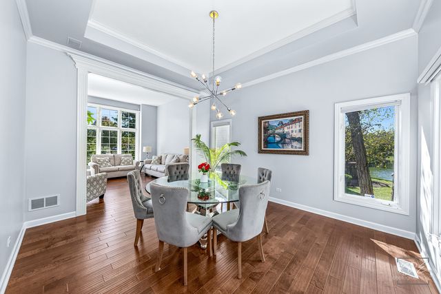 940 Burnham Court, Aurora, IL 60502