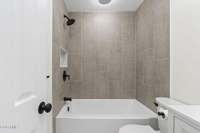 22 Elmwood Court, North Greenbush, NY 12198