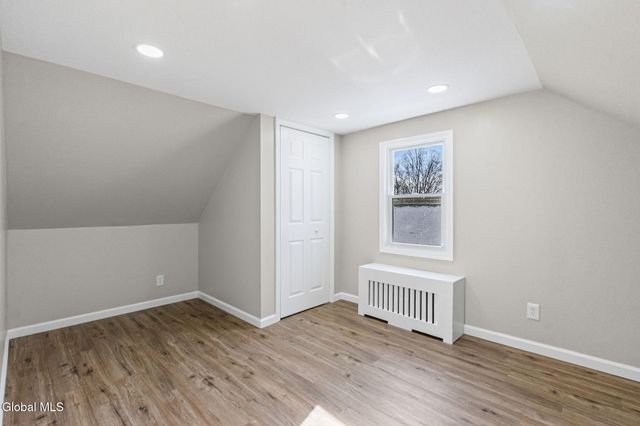 22 Elmwood Court, North Greenbush, NY 12198