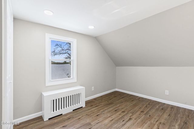 22 Elmwood Court, North Greenbush, NY 12198