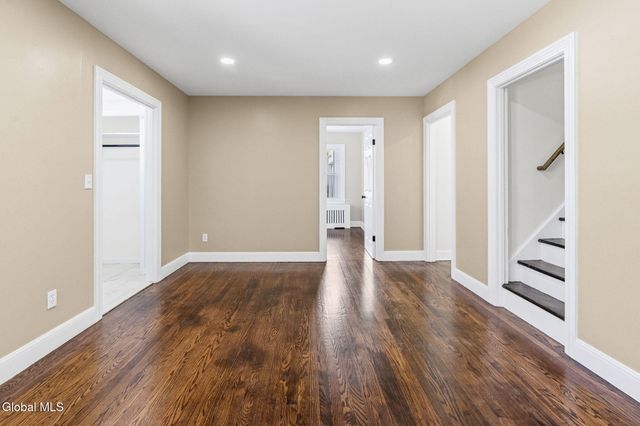 22 Elmwood Court, North Greenbush, NY 12198