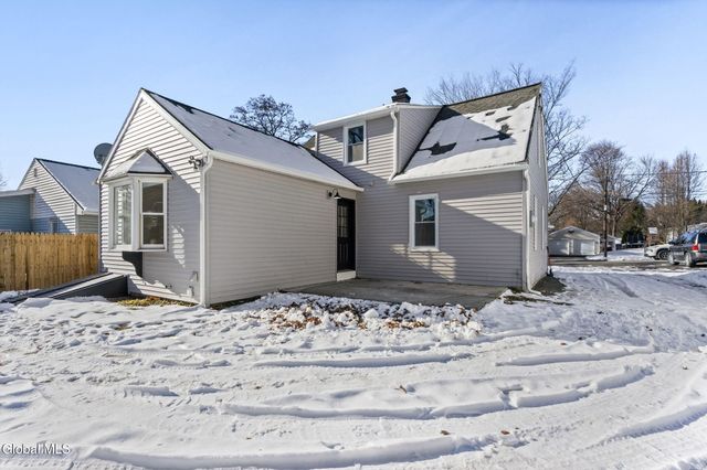 22 Elmwood Court, North Greenbush, NY 12198