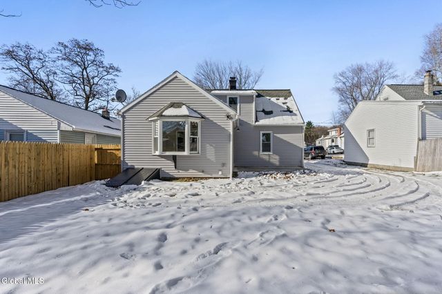 22 Elmwood Court, North Greenbush, NY 12198