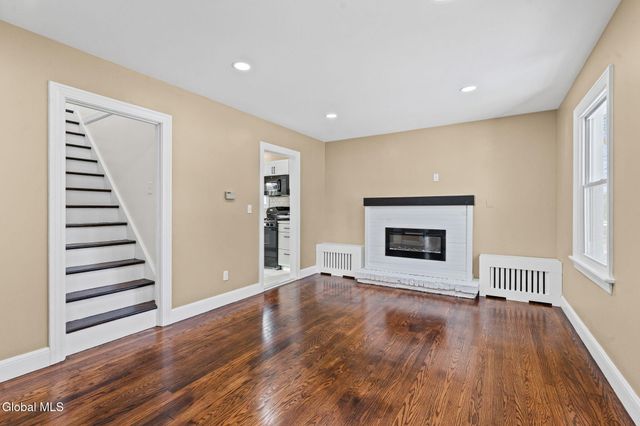 22 Elmwood Court, North Greenbush, NY 12198