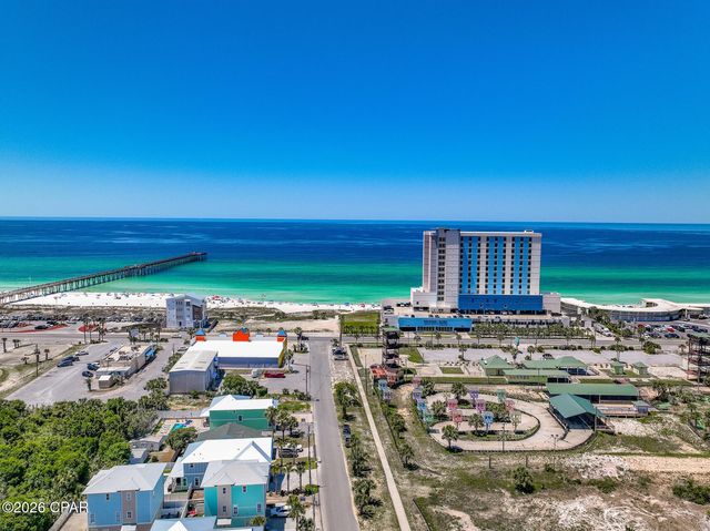 623 Lyndell Lane, Panama City Beach, FL 32407
