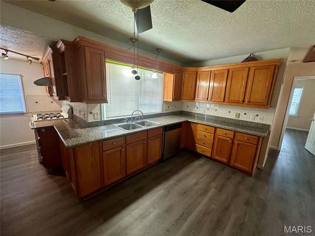 3418 Eastridge Lane, St Louis, MO 63074