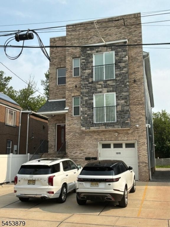 1019 Laura St, Elizabeth City, NJ 07201