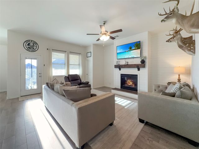 3223 Hunters Glen Drive, Aubrey, TX 76227