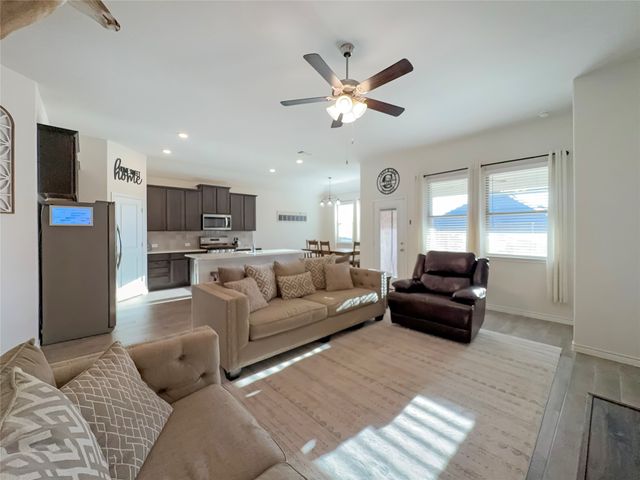 3223 Hunters Glen Drive, Aubrey, TX 76227