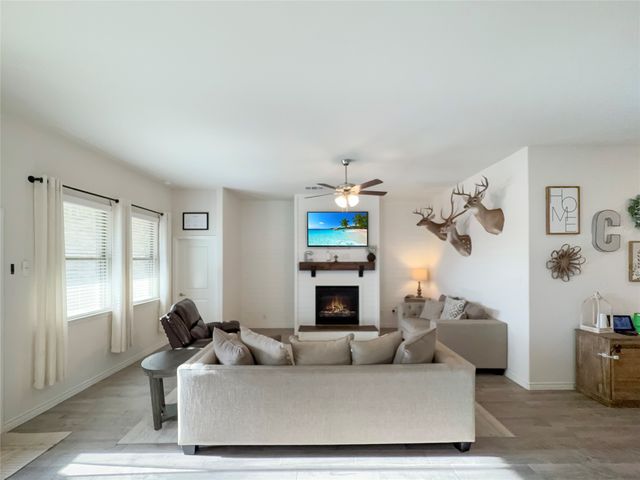 3223 Hunters Glen Drive, Aubrey, TX 76227