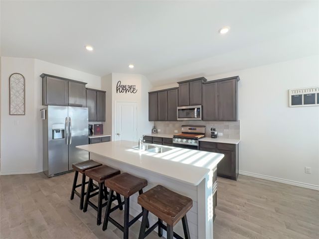 3223 Hunters Glen Drive, Aubrey, TX 76227