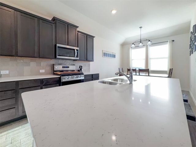 3223 Hunters Glen Drive, Aubrey, TX 76227