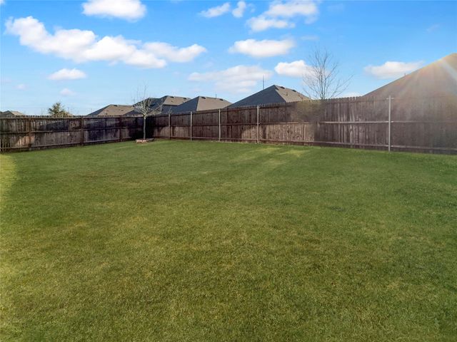 3223 Hunters Glen Drive, Aubrey, TX 76227