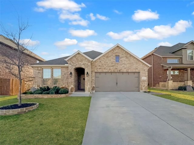 3223 Hunters Glen Drive, Aubrey, TX 76227